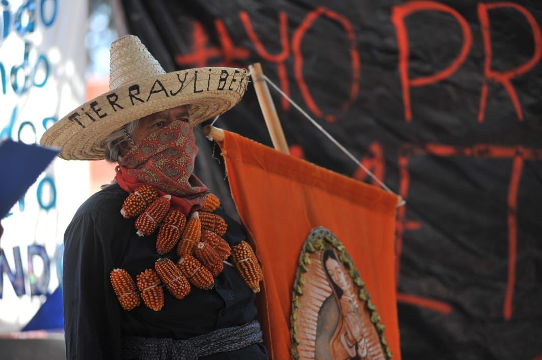 Pobladores de Santa María Zacatepec en el estado de Puebla, mantienen el bloqueo de la empresa transnacional Bonafont