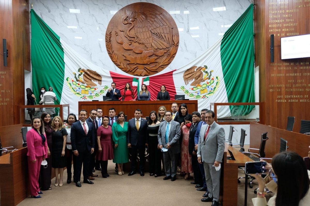 Quedó instalada la LXIV Legislatura del Estado de Tlaxcala. La Mesa Directiva para el primer periodo ordinario de sesiones del 30 de agosto al 15 de diciembre de 2021.