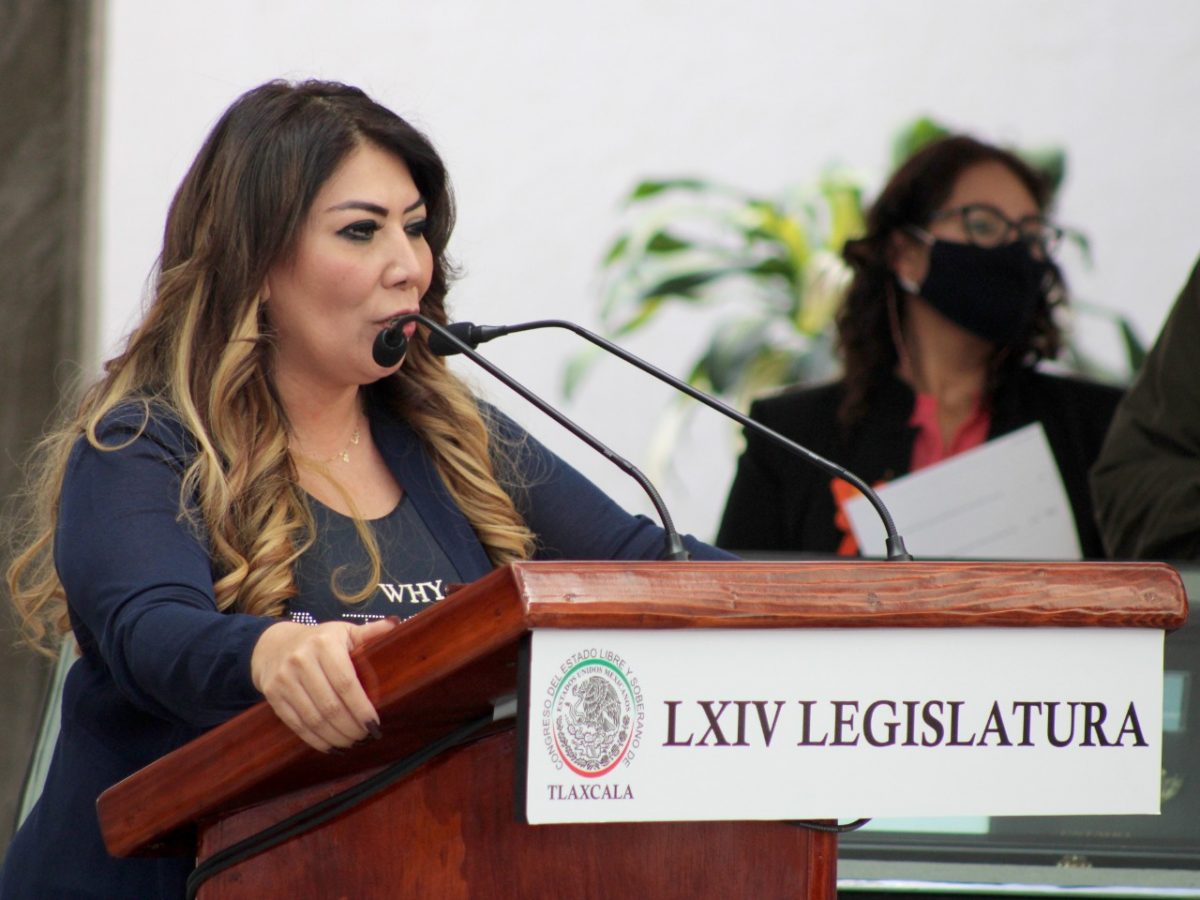 Implementar mejores leyes para defender a las mujeres es el compromiso del Congreso del Estado, afirmó la presidenta de la mesa directiva, Alejandra Ramírez Ortiz.