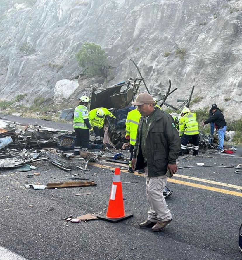 Lamenta INM fallecimiento de 15 personas mexicanas y un venezolano durante accidente carretero en Oaxaca