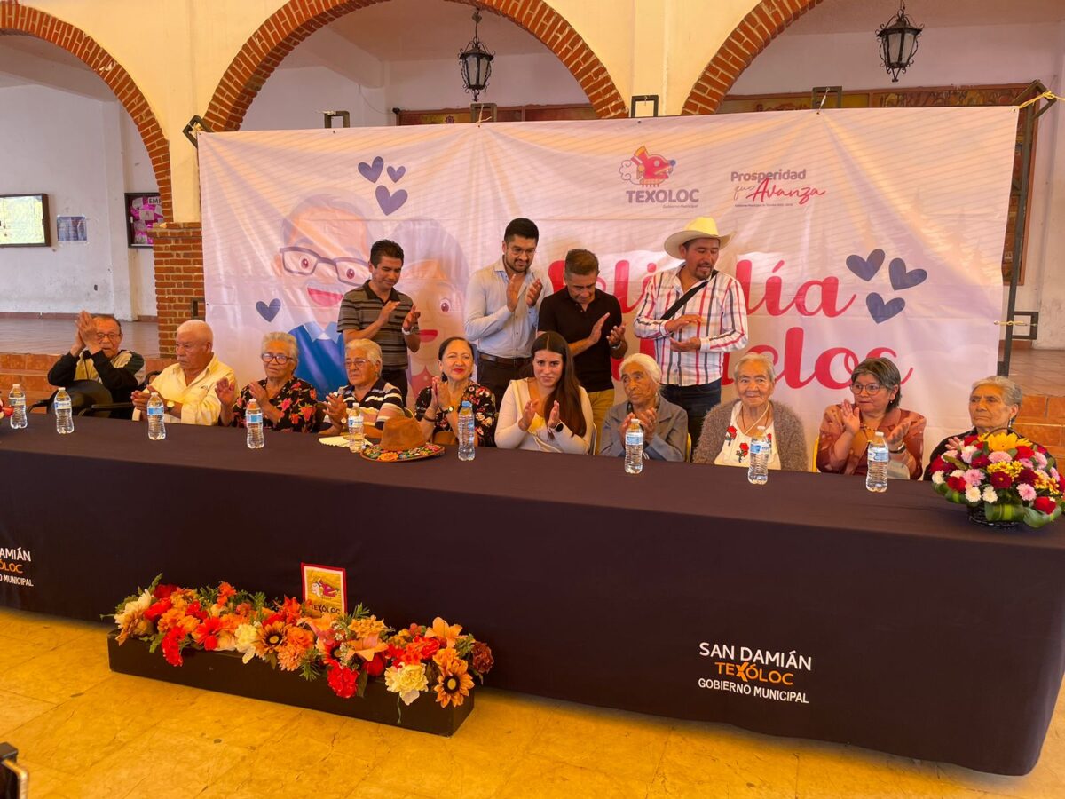 Celebra el Ayuntamiento de San Damián Texoloc el Dia de los Abuelos.