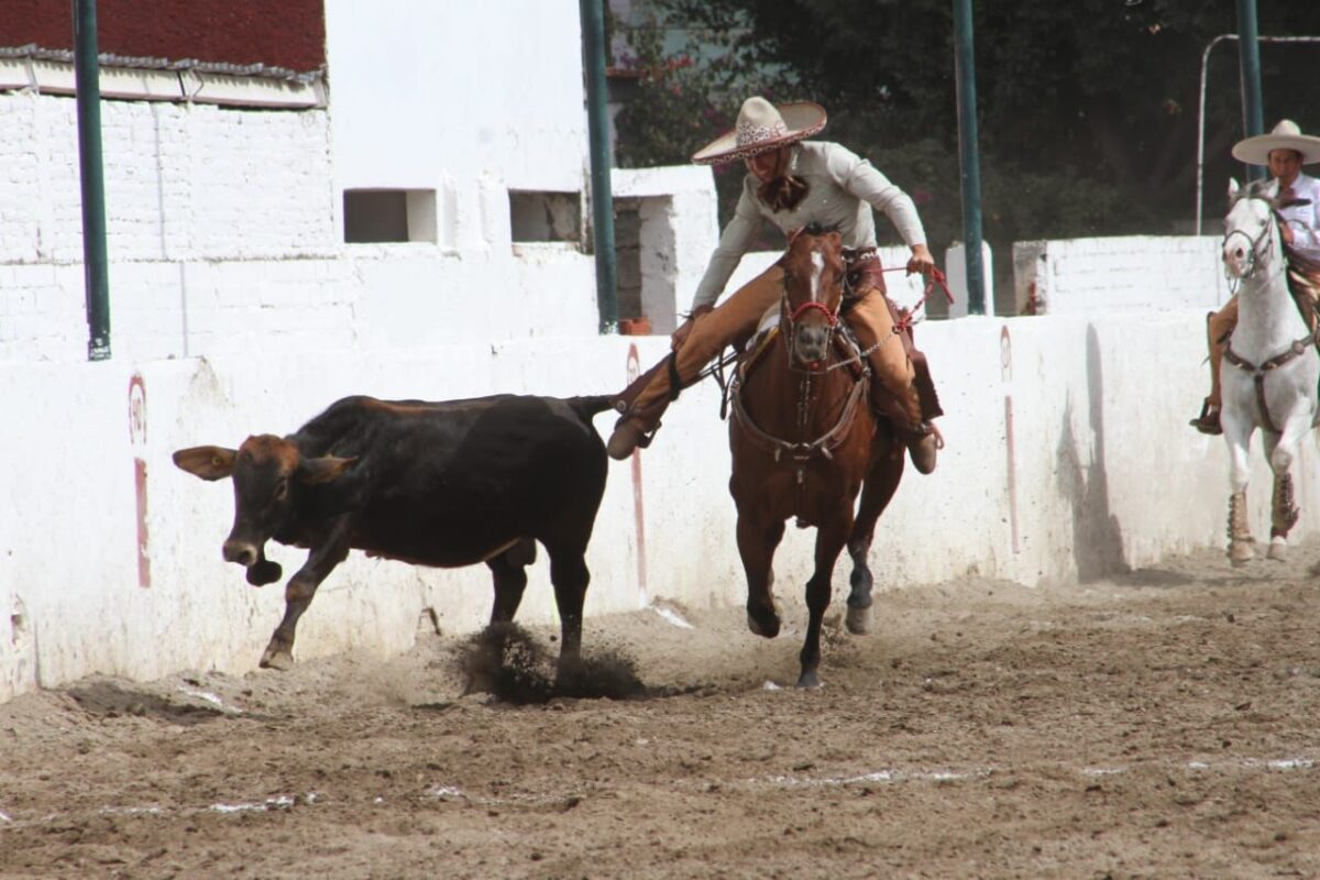 Equipos de charros se reunieron está tarde en el lienzo “Adolfo López Mateos”