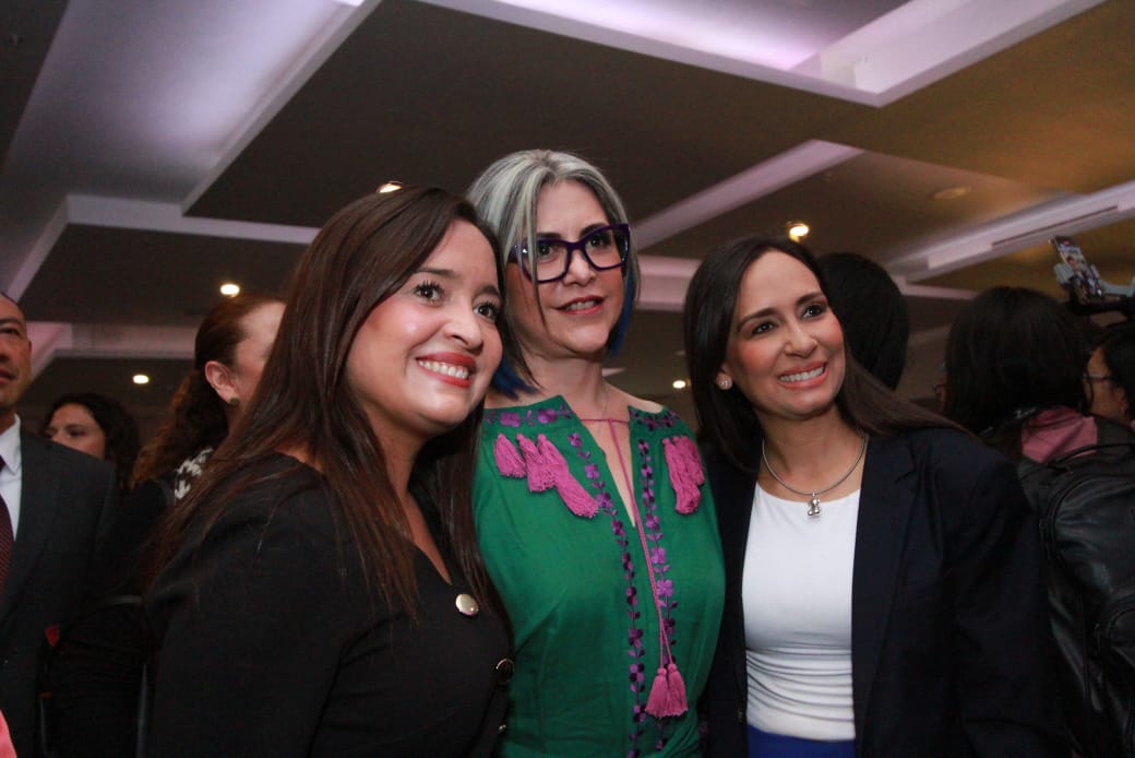 Jaqueline Ordóñez, presidenta de la Comisión Estatal de Derechos Humanos de Tlaxcala, presentó está mañana su tercer informe de actividades