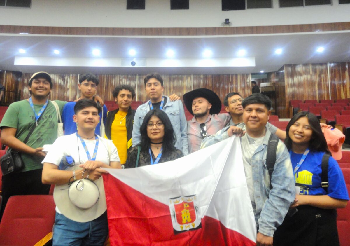 Destacan estudiantes de la UATx en XLVI Encuentro Nacional de Estudiantes de Historia