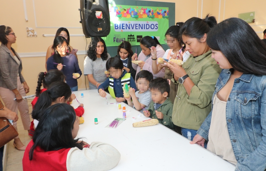 Pequeñas y Pequeños Universitarios de la UATx llevó el taller “Entre mazorcas y sonrisas” a la FILIJ 42   