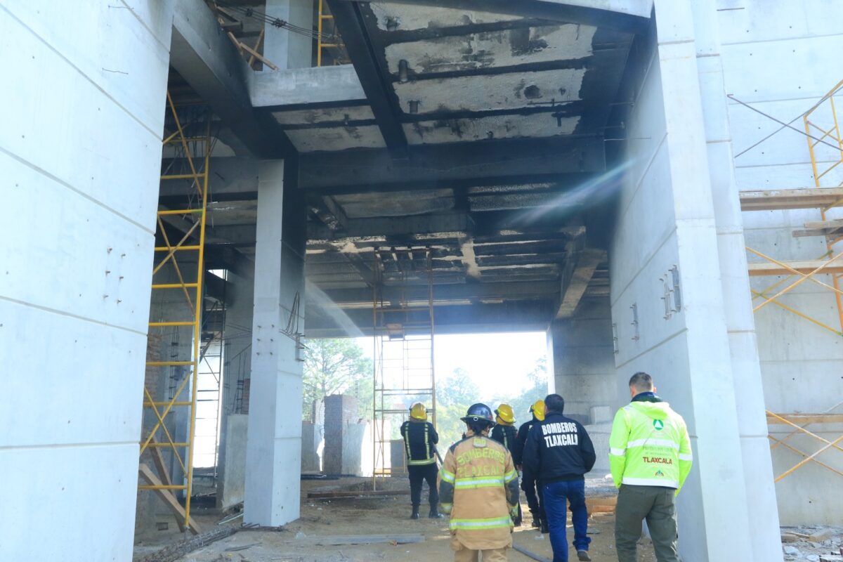 Se registra conato de incendio en planta baja de la construcción de la Torre de Rectoría
