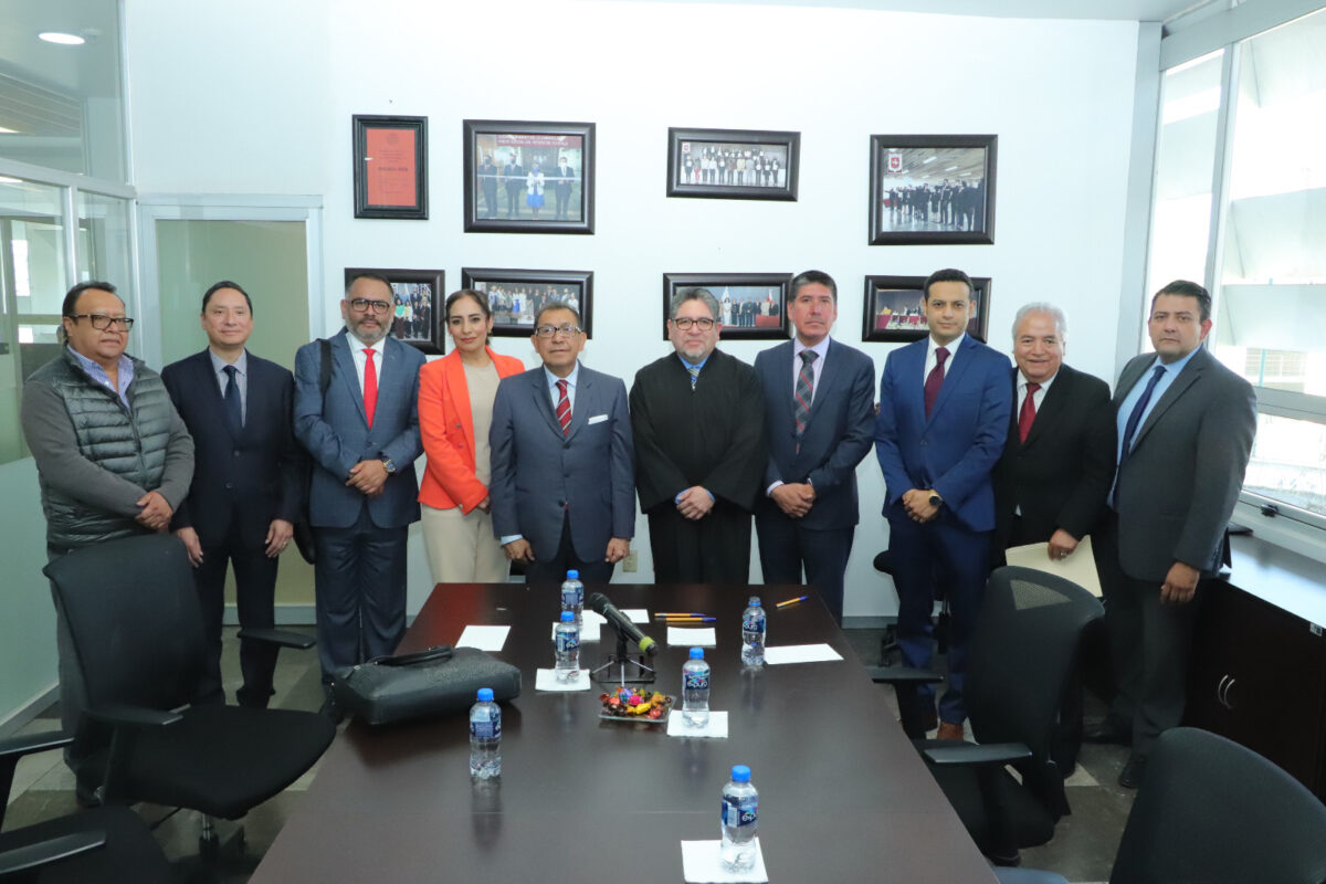 Acuerdan la UATx y STEIESET  la revisión contractual   