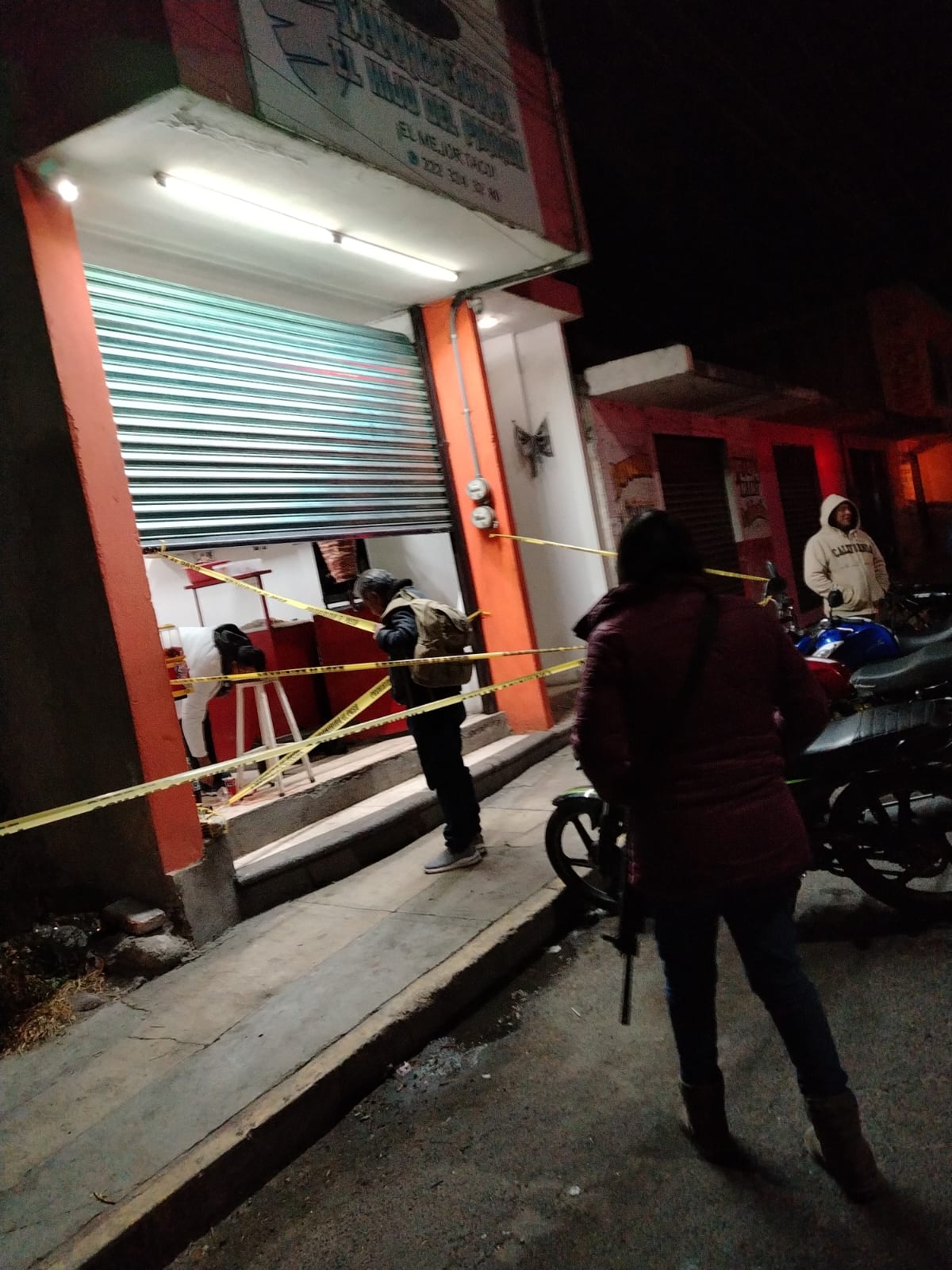 Ataque a balazos en taquería de Chiautempan deja un muerto y un herido