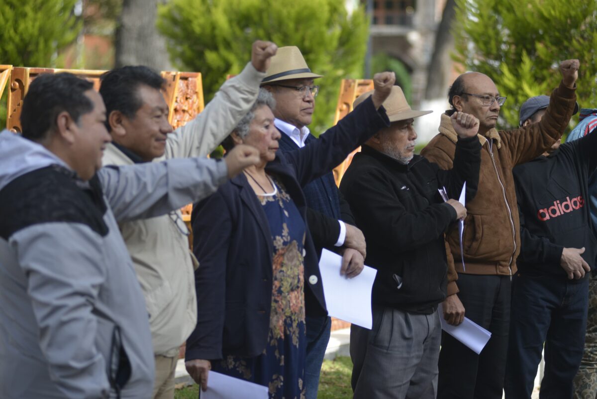 Integrantes de la organización, Unión de las Izquierdas, ofrecieron está mañana una conferencia de prensa