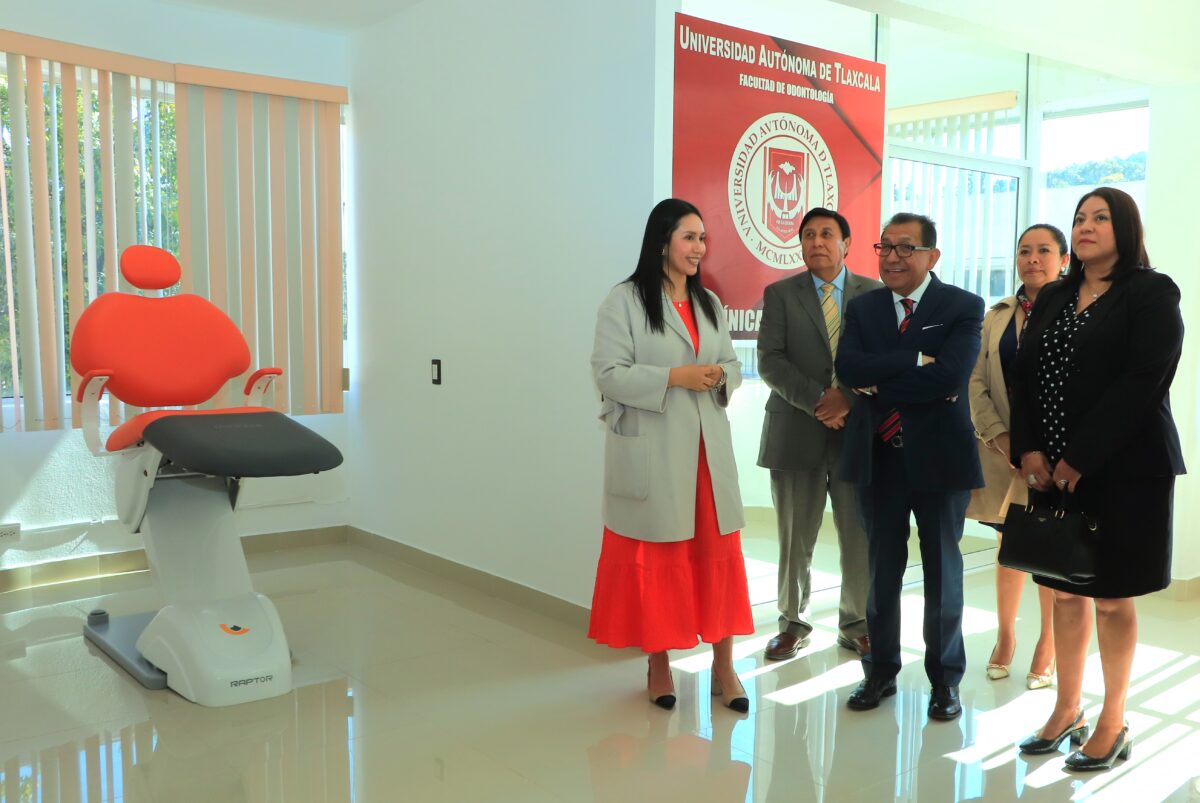Inaugura Rector de la UATx la Clínica de Cirugía Bucal en Odontología