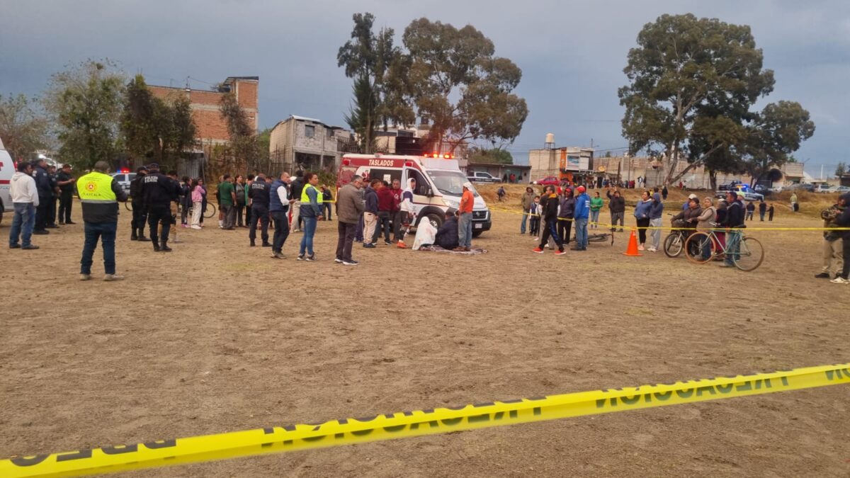 Rayo alcanza a menores y entrenador durante entrenamiento en Guadalupe Ixcotla, Chiautempan