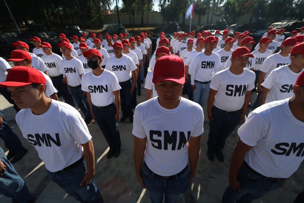 Autoridades civiles y militantes, realizaron esta mañana en la 23 Zona Militar, la ceremonia de bienvenida