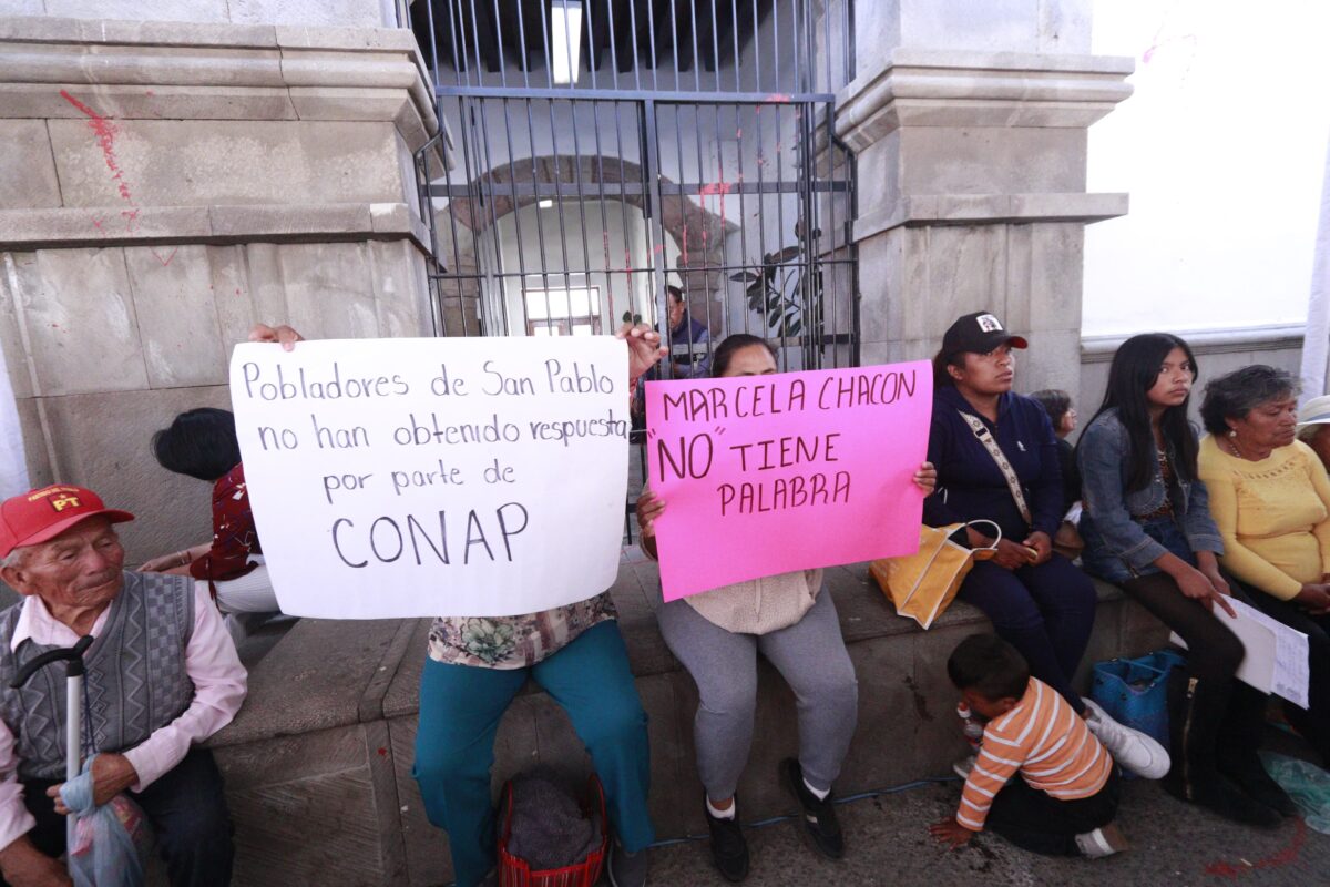 Pobladores de Zitlaltepec, Tlaxcala, se manifestaron está tarde frente a la Dirección de Gobernación
