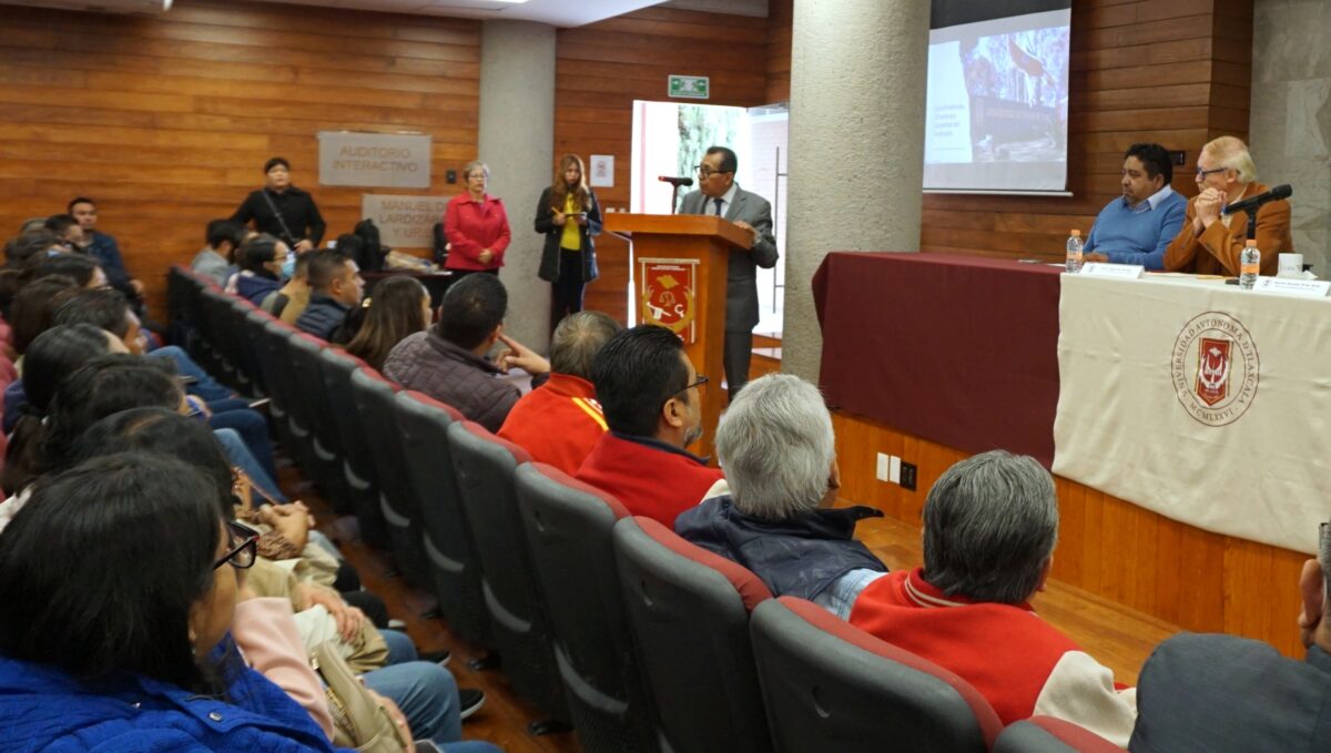 Mantiene la UATx actualización permanente sobre Seminario de Praxis Profesional