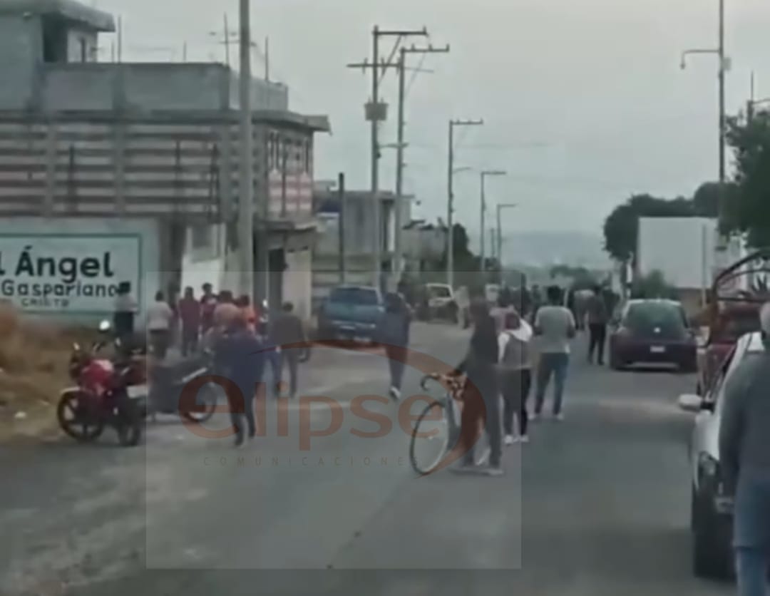 Caos en San Pablo del Monte: Mujer muere en balacera tras intento de linchamiento
