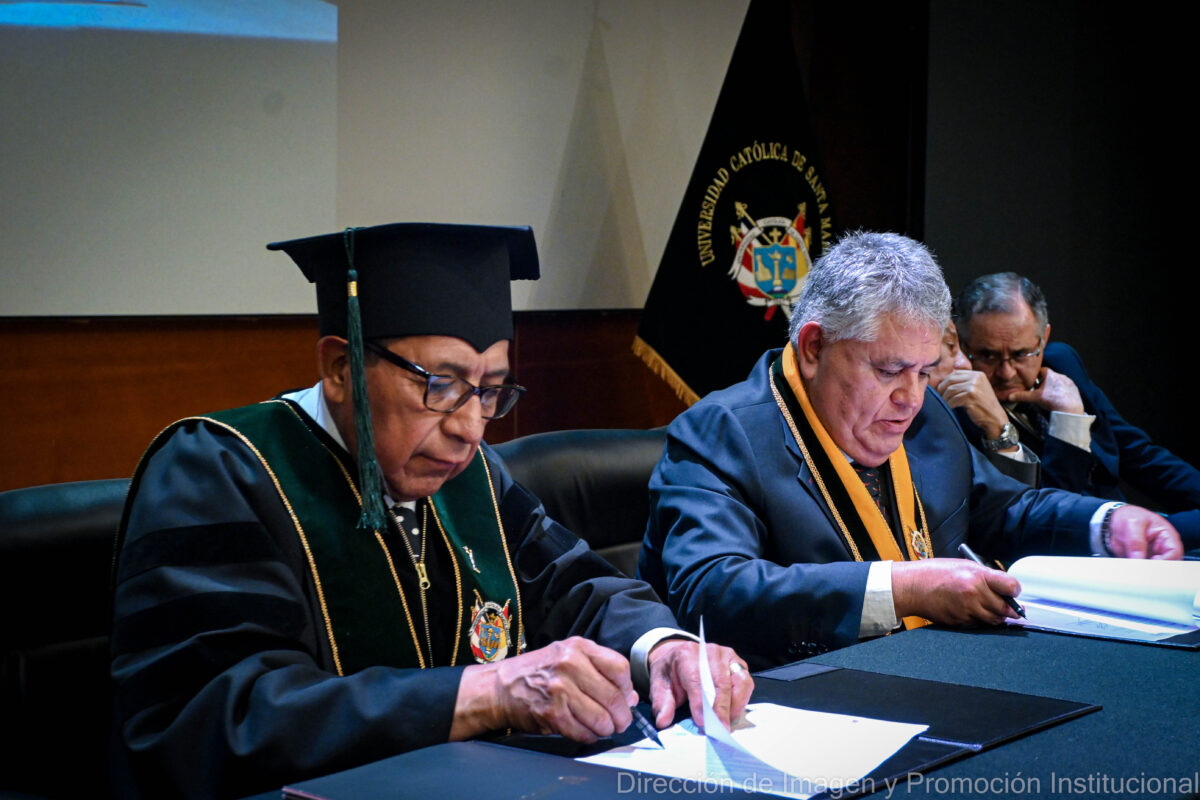 Renuevan acuerdo de colaboración la UATx y la Universidad Católica de Santa María de Perú