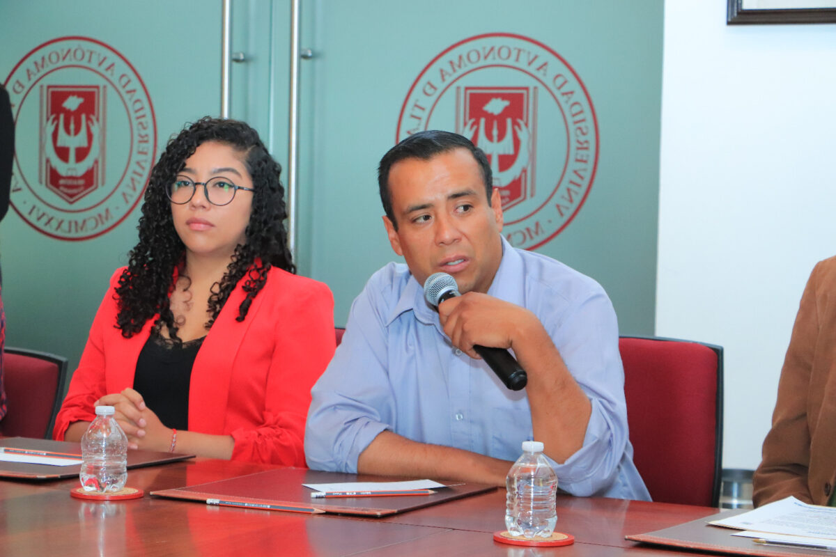 UATx y Ayuntamiento de Nanacamilpa firman convenio      de colaboración para proteger zona de luciérnagas