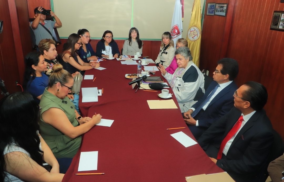 Impartió Beatriz Paredes taller “Reflexiones sobre las      estrategias para una cultura de paz”, en la UATx