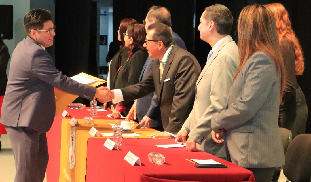 Cumple UATx con su compromiso social al entregar mil 326 títulos   de licenciatura, especialidad, maestría y doctorado   