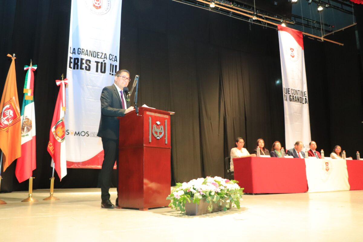 Impulsa la UATx nuevas trayectorias profesionales con el