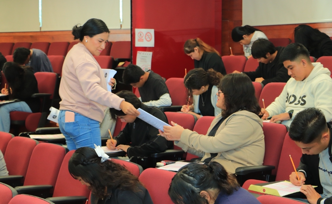 4,818 aspirantes presentan examen para ingresar a la UATx