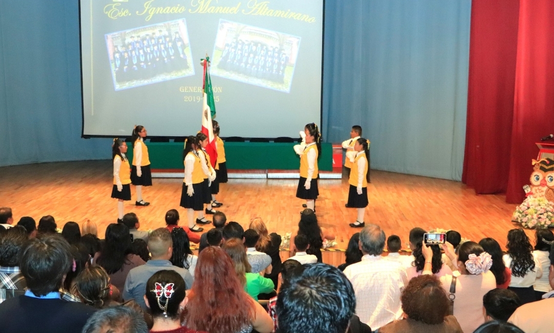 Apadrina Rector de la UATx a generación de primaria  de la Escuela “Ignacio Manuel Altamirano”
