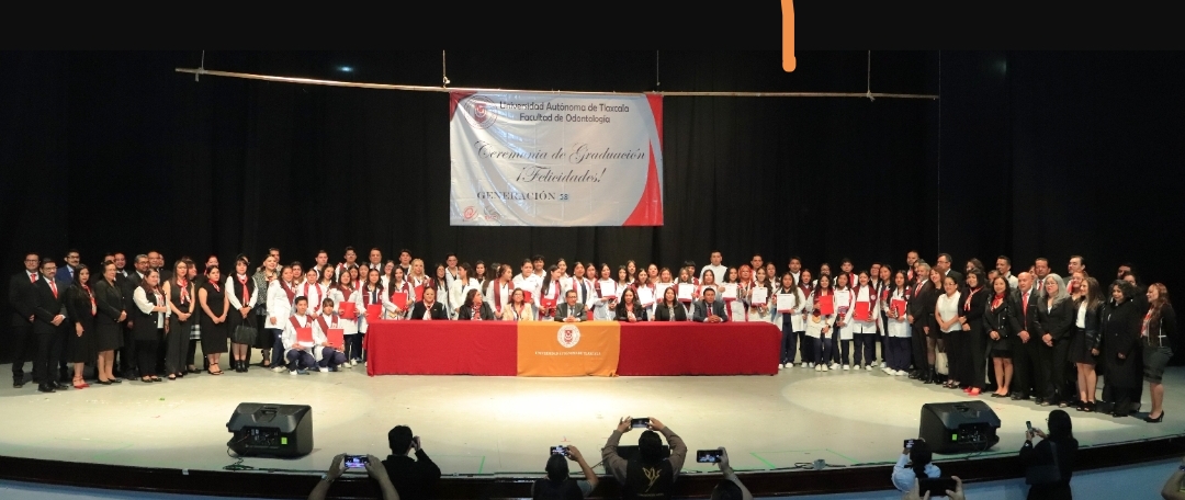 Preside Rector graduación de nuevos cirujanos dentistas   comprometidos con el bienestar y la salud bucal