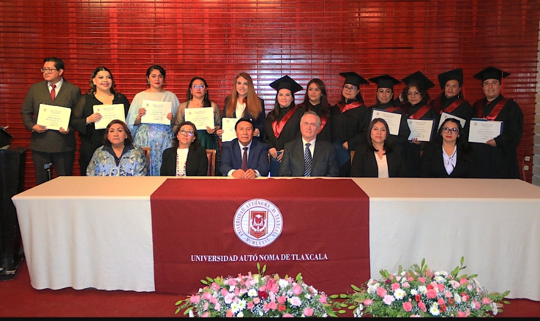 Gradúa la UATx a nuevos especialistas en salud pública   