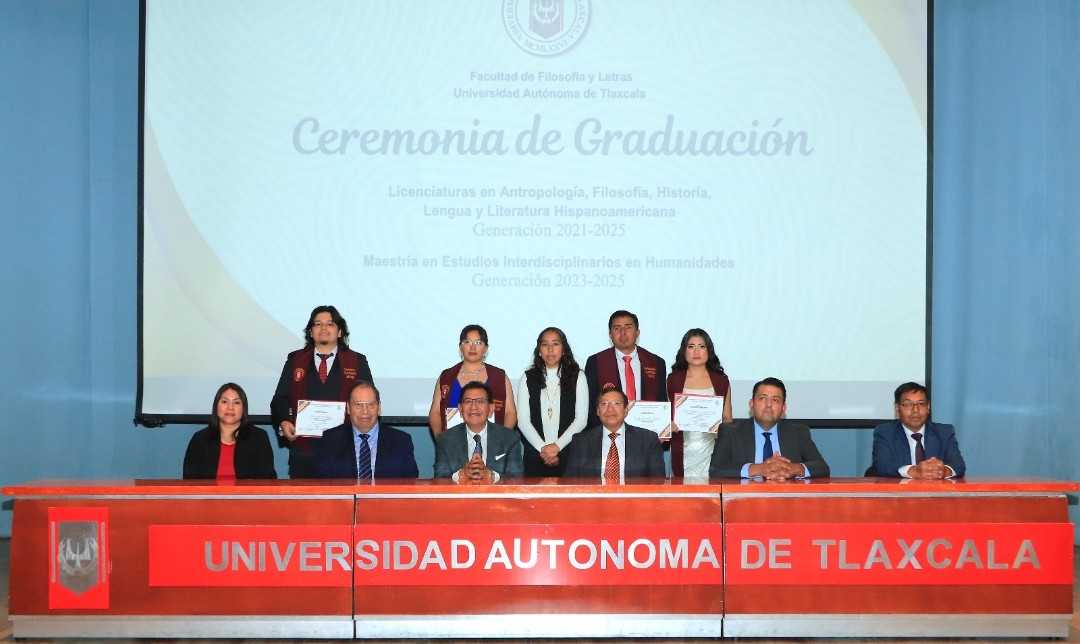Egresados de Filosofía y Letras UATx culminan su formación