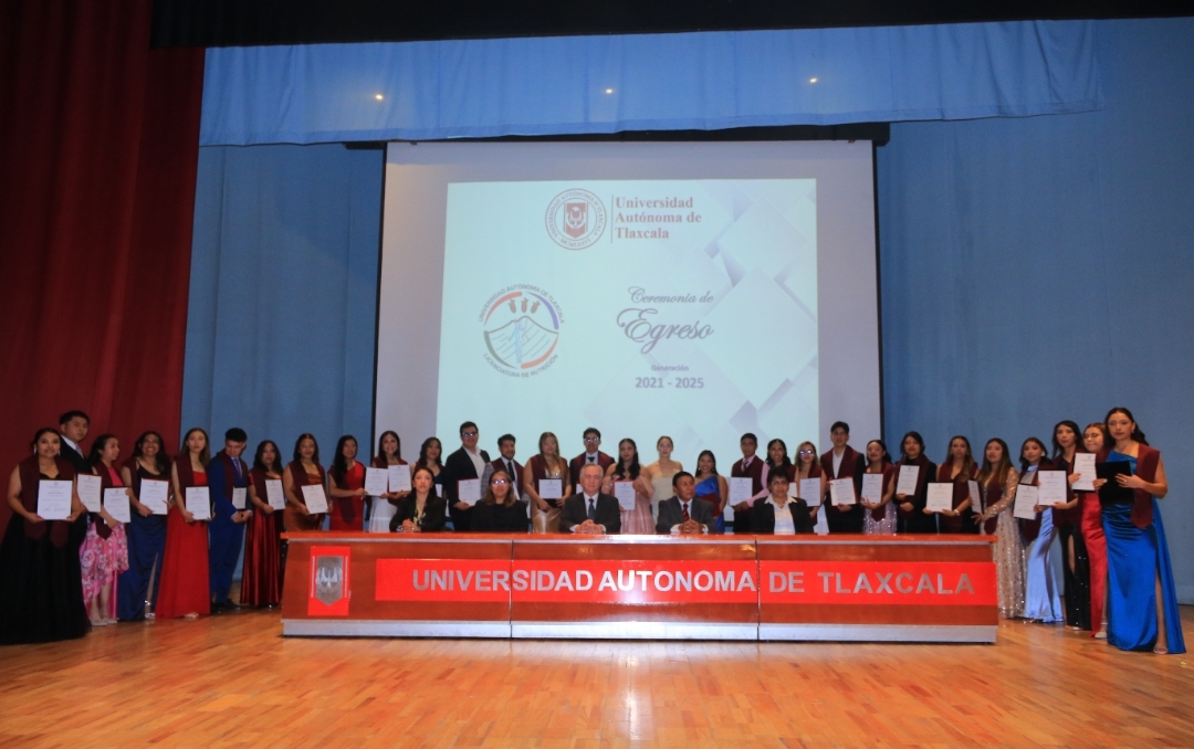 La UATx entrega a la sociedad a nuevos profesionistas en Nutrición