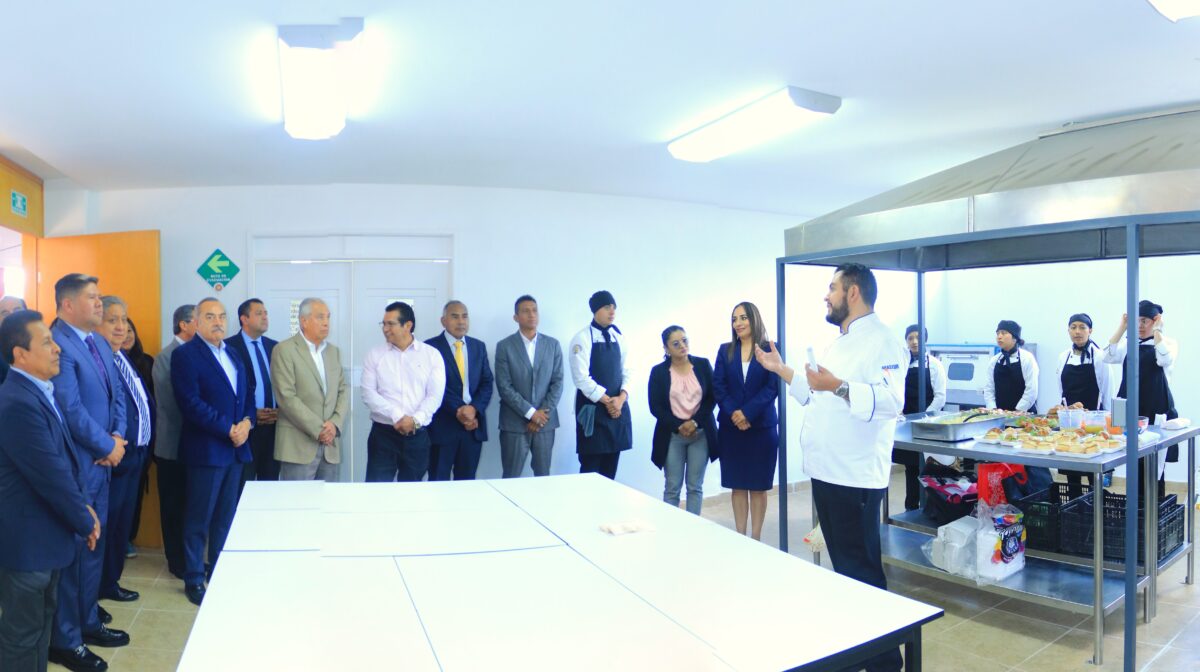 FCEA-UATx inaugura Laboratorio de Preparación de Alimentos  para fortalecer la formación de estudiantes de Turismo Internacional