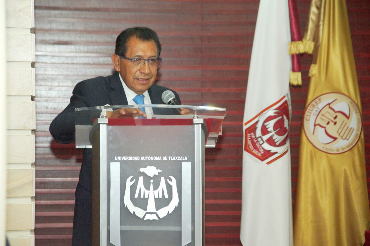 El CIJUREP-UATx inició curso de titulación de su Doctorado