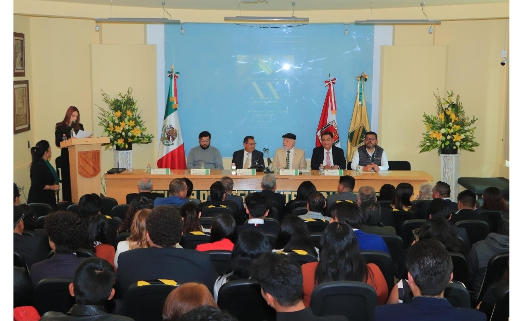 La Argumentación Jurídica genera certeza y mejora  las condiciones de convivencia humana: Rector de la UATx
