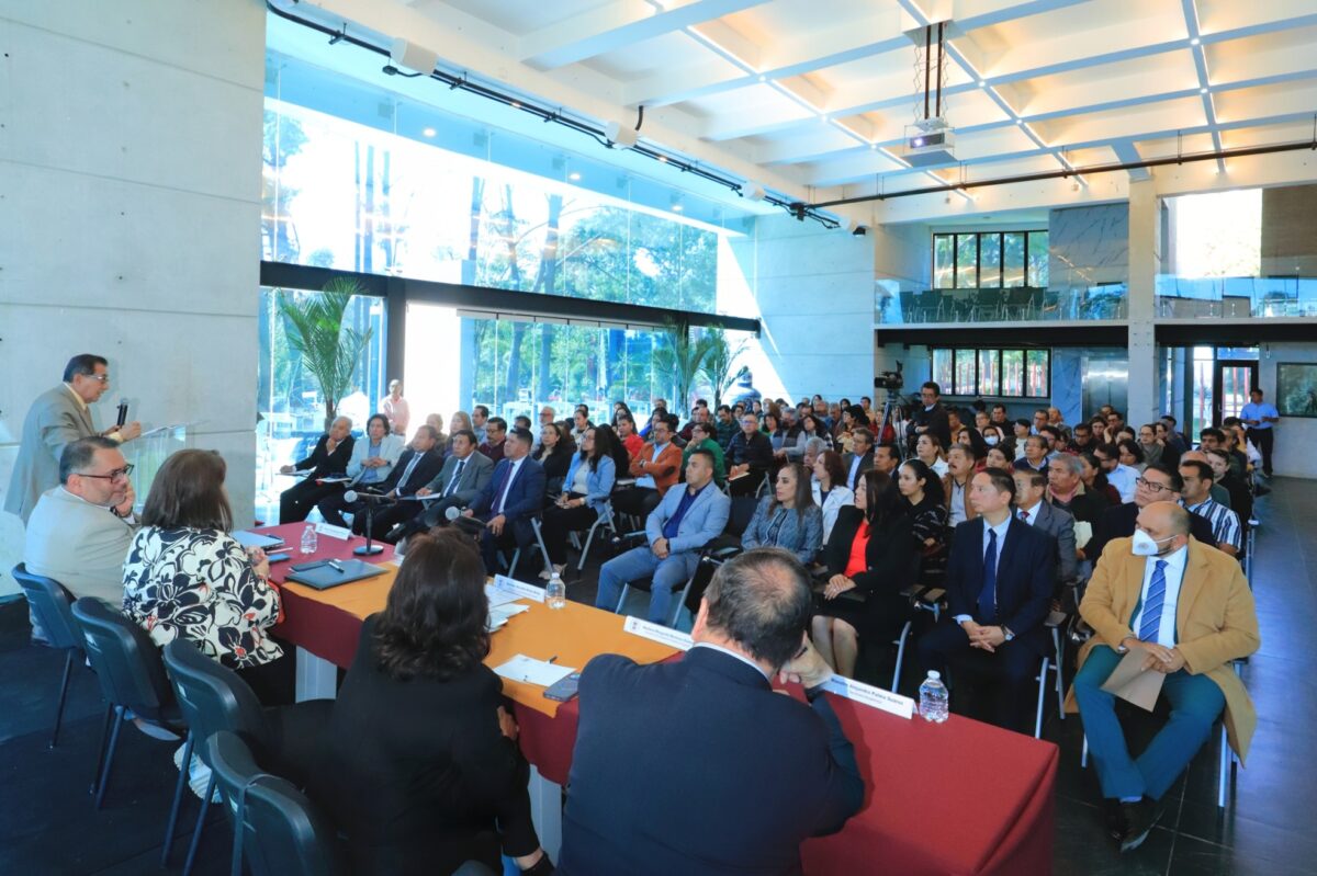 La UATx fortalecerá cursos de educación continua para diversos sectores de la población: Rector