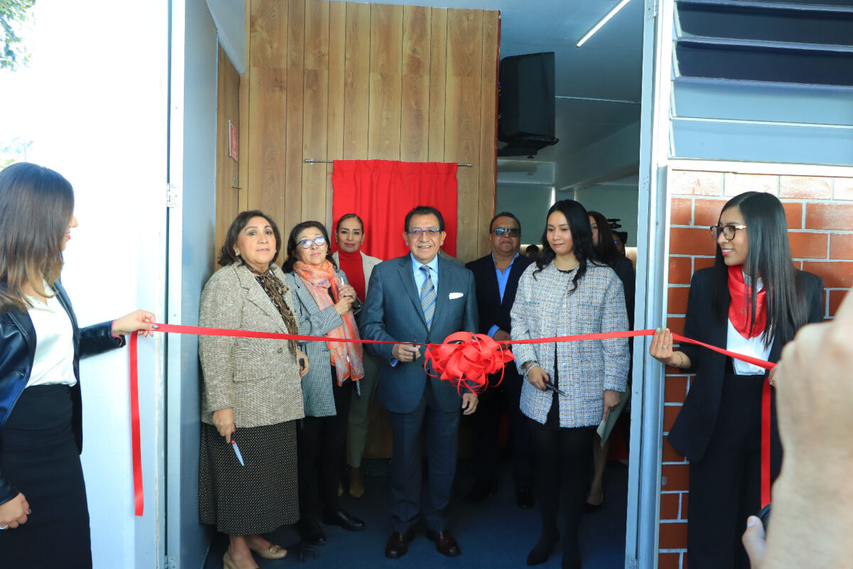 Rector realza la trascendente labor de la Facultad de Odontología a lo largo de 50 años de actividad