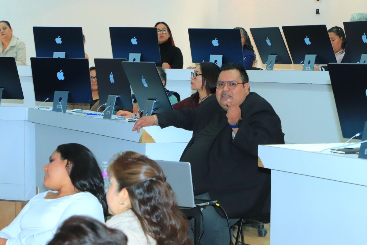 Actualiza la UATx a su personal administrativo en el uso de la IA  como herramienta para mejorar sus procesos administrativos