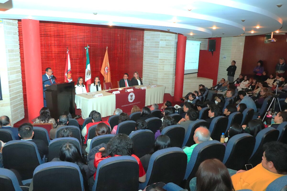 La UATx alienta el diálogo internacional  sobre estudios de las familias