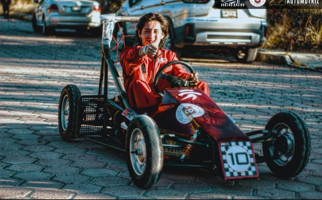 Estudiantes de Diseño Automotriz UATx ganan tercer lugar  en el     “ ”