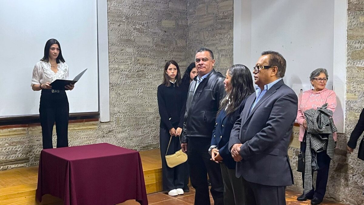 Estudiantes de Diseño Textil UATx presentan exposición  de moda y arte textil en Museo de la Memoria