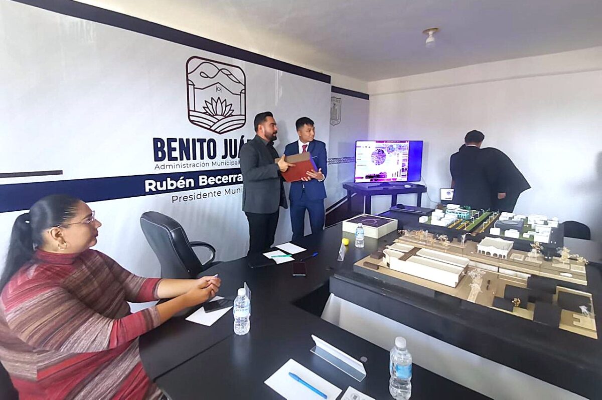 Estudiantes de Arquitectura UATx presentaron proyectos    para el mercado municipal de Benito Juárez