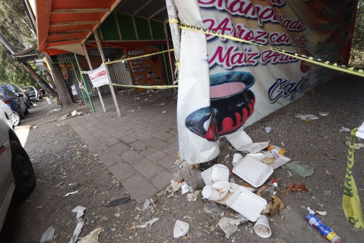 Comercios que habían instalado irregularmente contravinieron la ley al invadir parte de la zona natural de la Ocotera