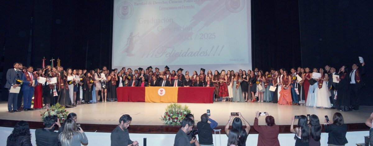 Nuevos profesionistas del Derecho UATx refrendan su compromiso con la justicia social