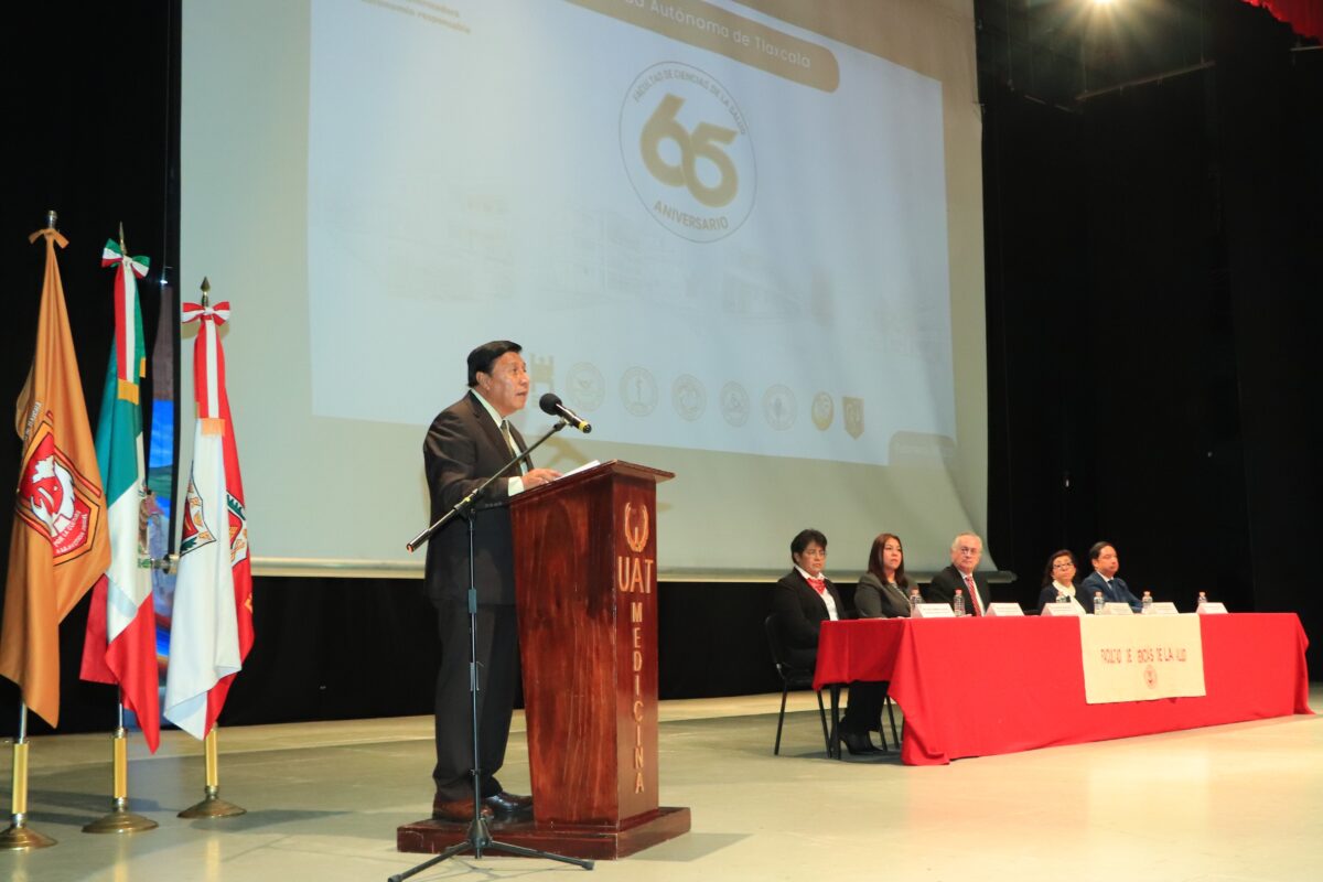 Con jornada académica celebra Ciencias de la Salud UATx su 65 aniversario