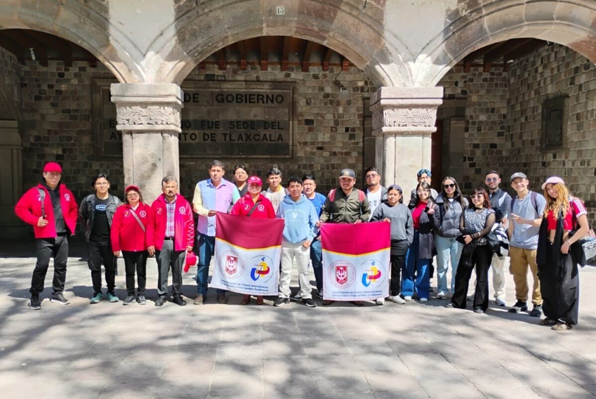 Estudiantes de movilidad nacional e internacional en la UATx  visitaron sitios históricos y culturales de la ciudad Tlaxcala