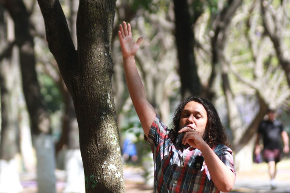 Integrantes del colectivo Salvemos el Parque de la Juventud emitieron esta mañana un comunicado