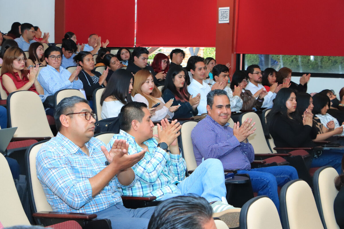 Presentan en el CIJUREP-UATx el libro  Las primeras constituciones estatales de México 1824-1827