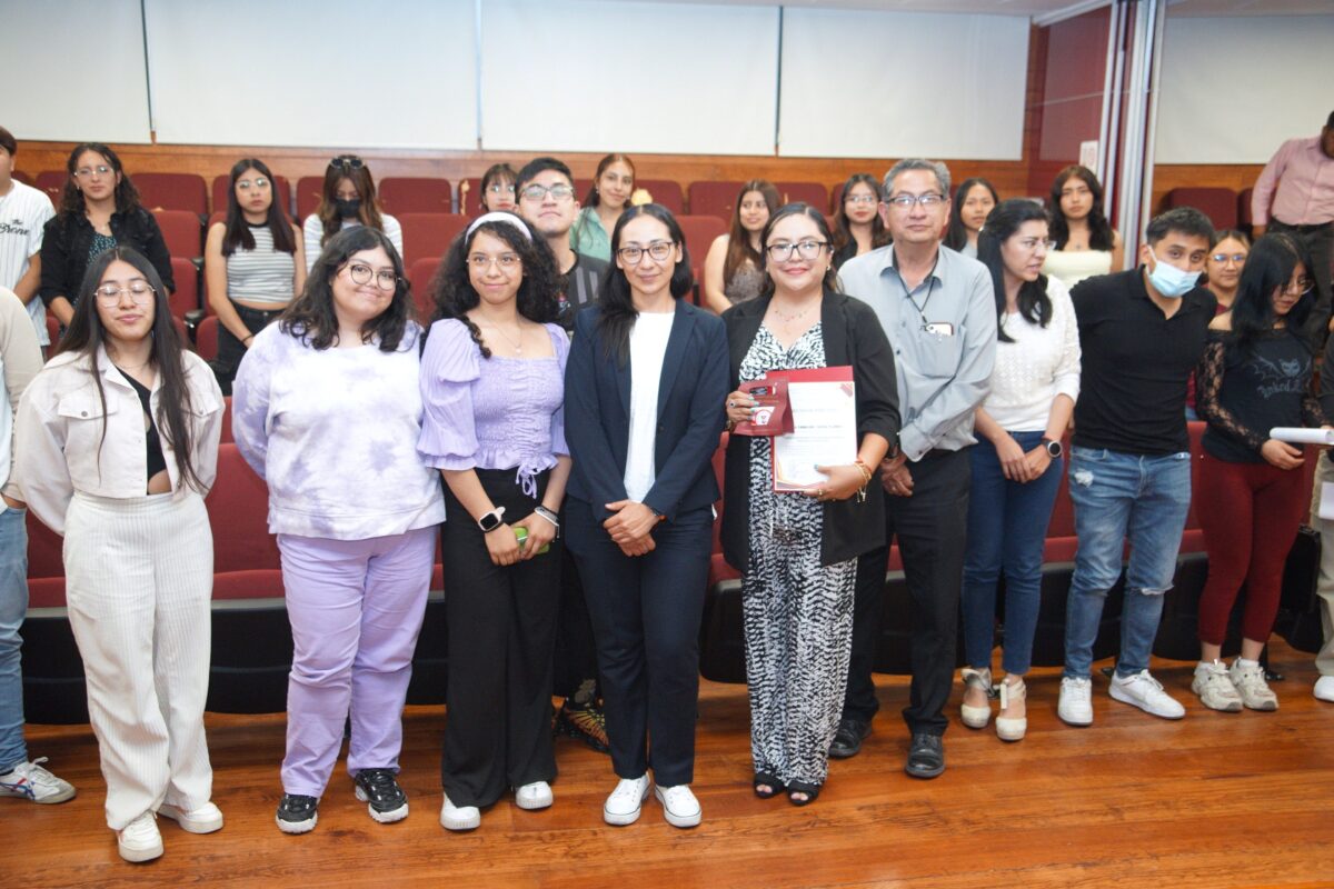Especialista expone a estudiantes de Criminología UATx  la realidad laboral que prevalece en centros penitenciarios