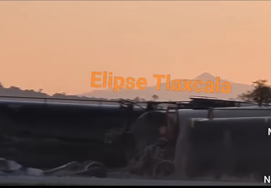 Se descarrila tren con material inflamable en Apizaco