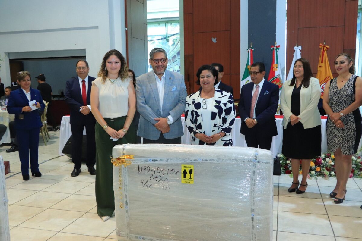 Elogia Rector de la UATx aportación de docentes para formar rutas de vida en sus estudiantes