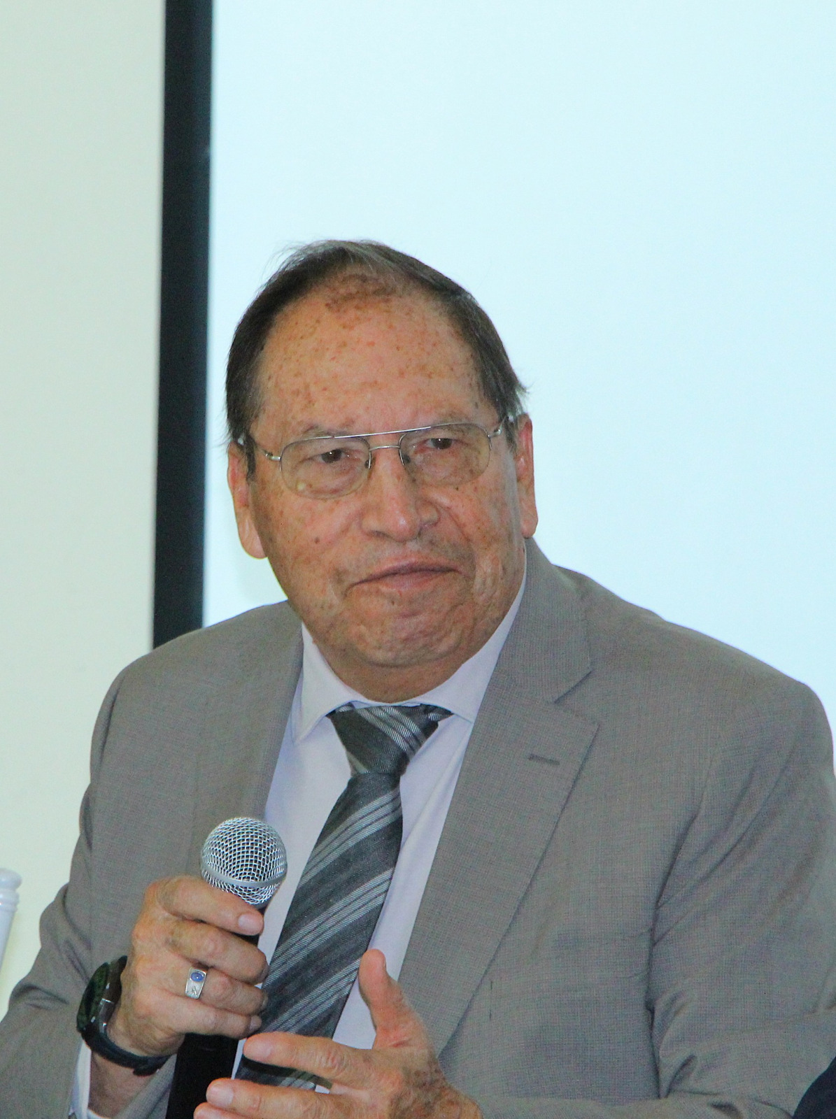 Continuidad,  transformación y mejora continua,  ejes de esta nueva etapa de la UATx: Rector